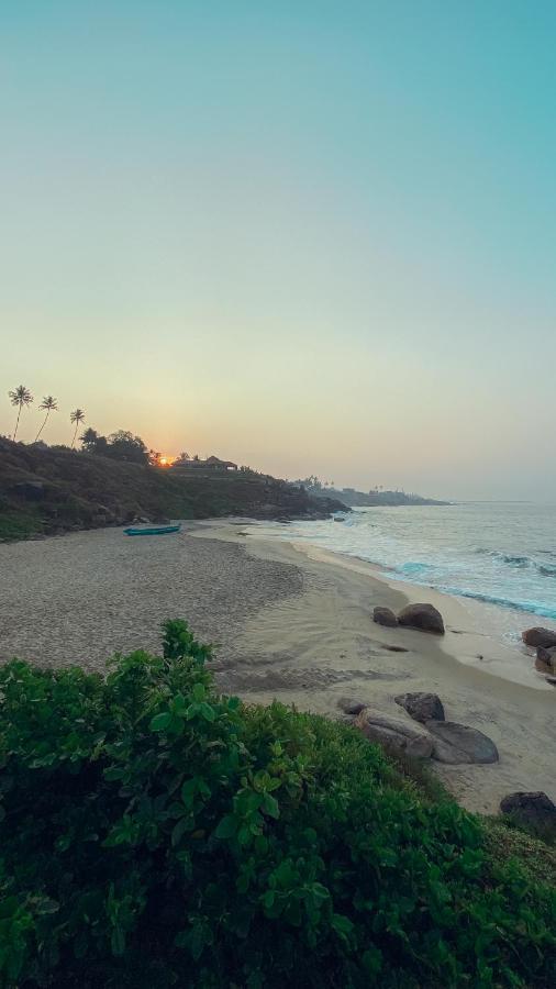 Rockholm At The Light House Beach โกวาลัม ภายนอก รูปภาพ