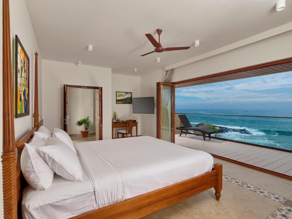 Rockholm At The Light House Beach โกวาลัม ภายนอก รูปภาพ